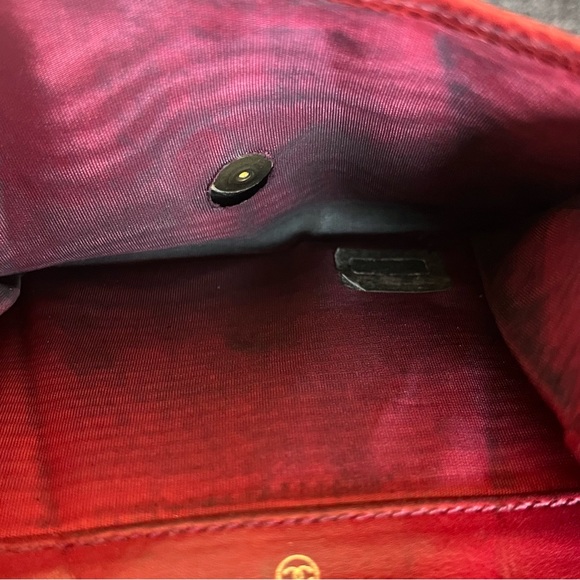 Chanel Red bifold wallet - Picture 5 of 9